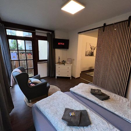 Apartment Humboldt 3 Schlafzimmer,Wifi, Netflix Parken, Terrasse, Klimatisiert, Naehe Zentrum Jena Eksteriør billede