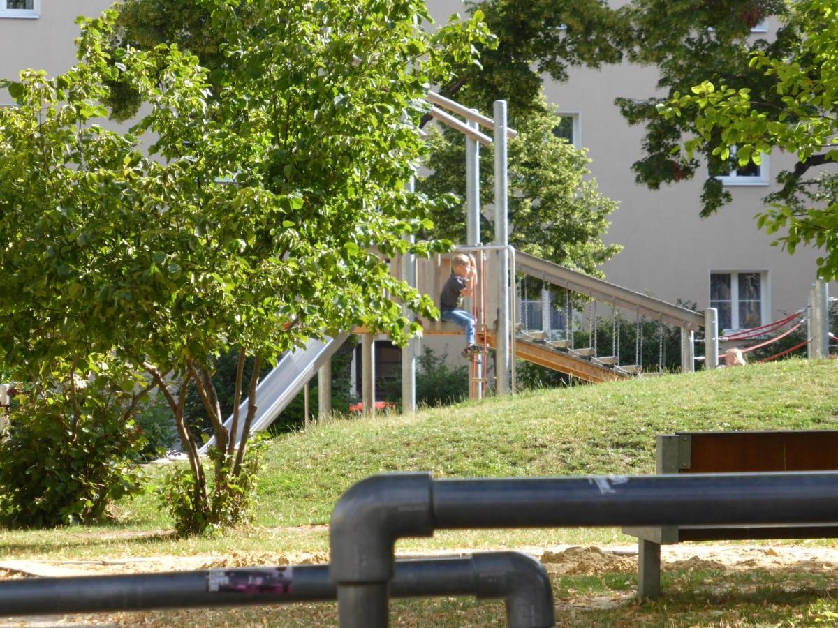 Apartment Humboldt 3 Schlafzimmer,Wifi, Netflix Parken, Terrasse, Klimatisiert, Naehe Zentrum Jena Eksteriør billede