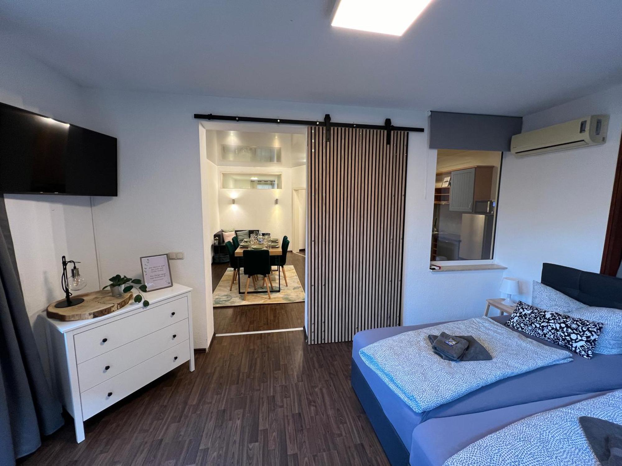 Apartment Humboldt 3 Schlafzimmer,Wifi, Netflix Parken, Terrasse, Klimatisiert, Naehe Zentrum Jena Eksteriør billede