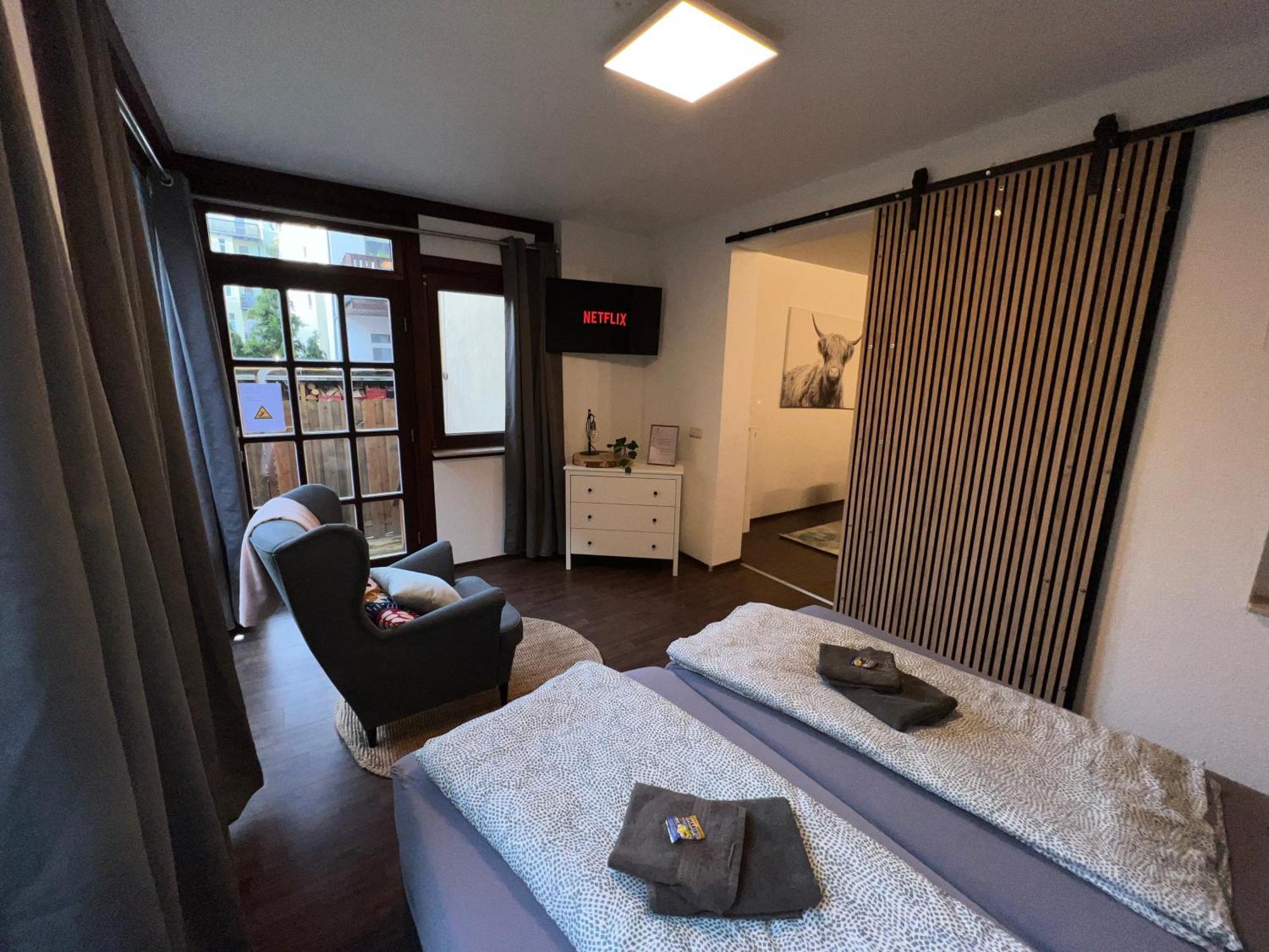 Apartment Humboldt 3 Schlafzimmer,Wifi, Netflix Parken, Terrasse, Klimatisiert, Naehe Zentrum Jena Eksteriør billede