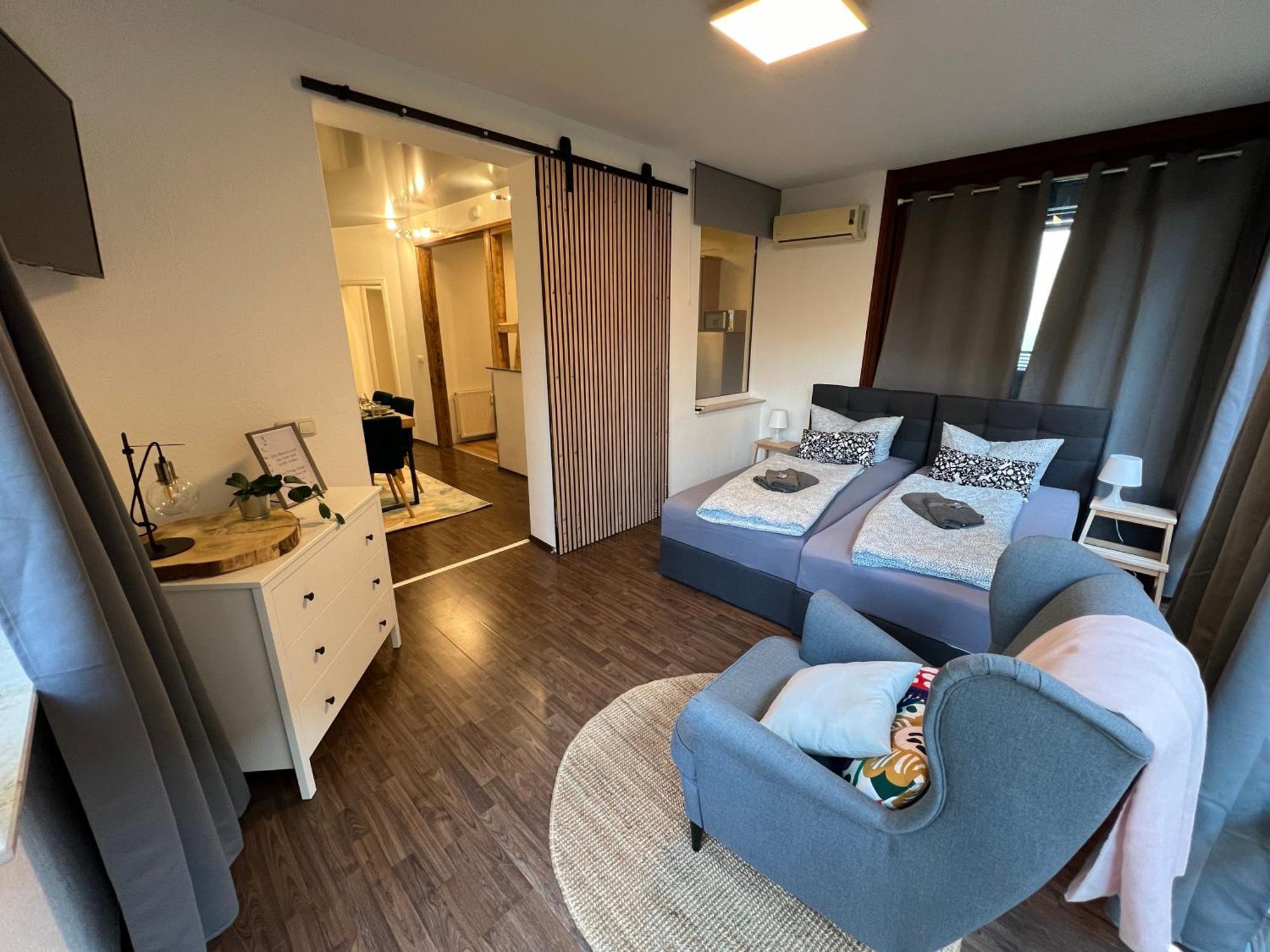 Apartment Humboldt 3 Schlafzimmer,Wifi, Netflix Parken, Terrasse, Klimatisiert, Naehe Zentrum Jena Eksteriør billede