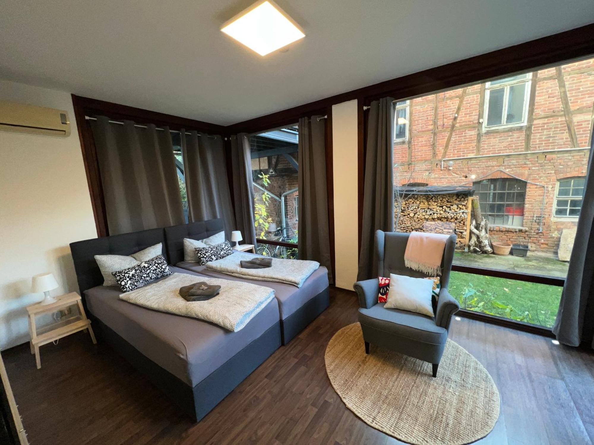 Apartment Humboldt 3 Schlafzimmer,Wifi, Netflix Parken, Terrasse, Klimatisiert, Naehe Zentrum Jena Eksteriør billede