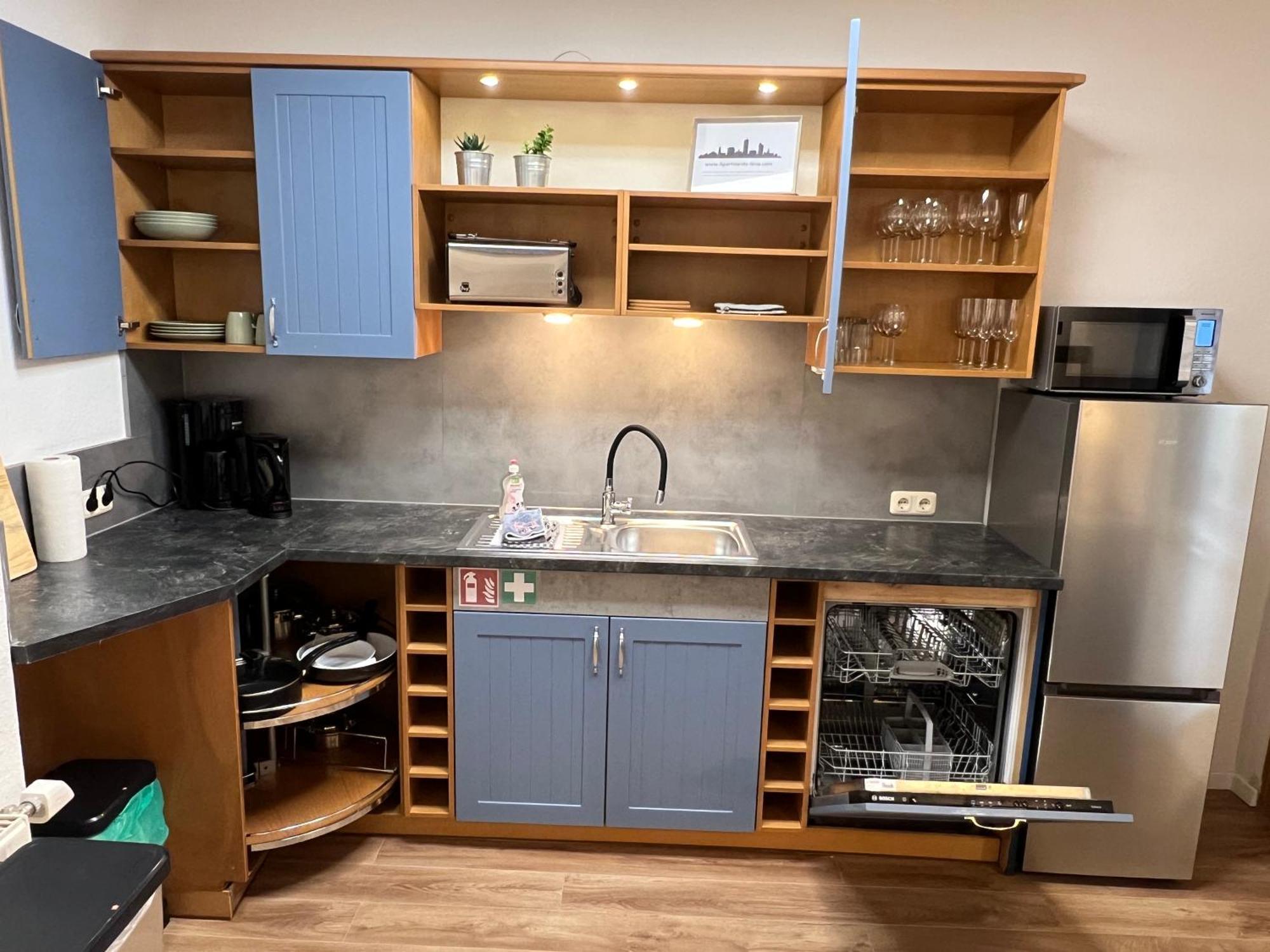 Apartment Humboldt 3 Schlafzimmer,Wifi, Netflix Parken, Terrasse, Klimatisiert, Naehe Zentrum Jena Eksteriør billede